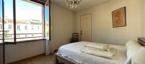 3 bedrooms Apartment in Marseille, France No. 284775 9
