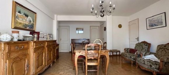 3 bedrooms Apartment in Marseille, France No. 284775 2