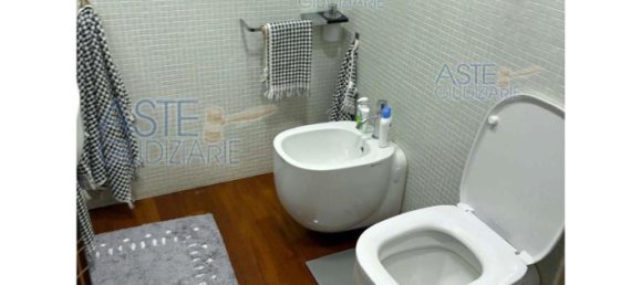 4 bedrooms Apartment in Potenza, Italy No. 347265 4