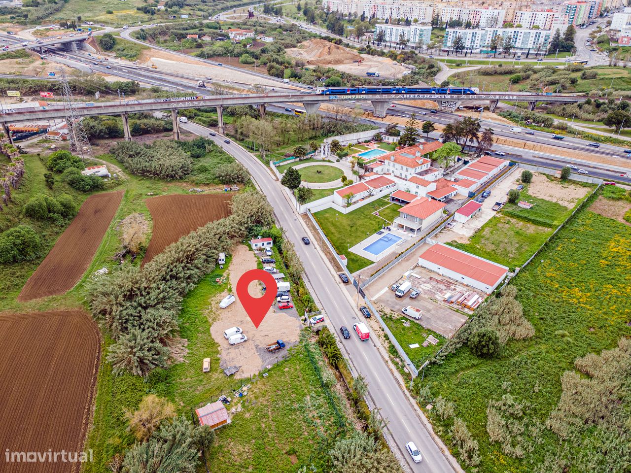 2571m² Land in Almada, Portugal No. 308099