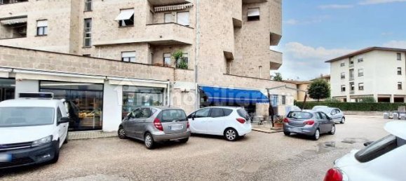 2-Zimmer Gewerbliche Immobilie in Foligno, Italy, Nr. 44006 12
