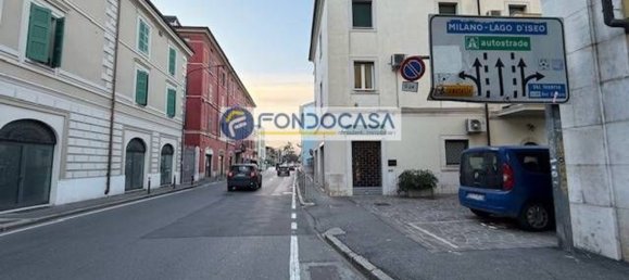 Apartamento de 4 divisões em Brescia, Italy N.º 186709 15