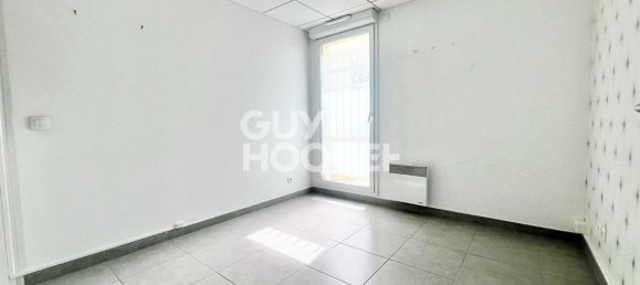 5 rooms Apartment in Massy, France No. 130337 6