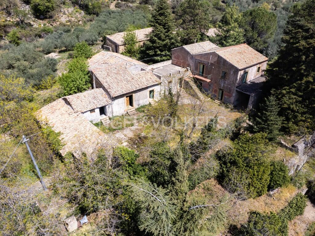  مستودع في Bronte, Italy 811متر مربع رقم 162685