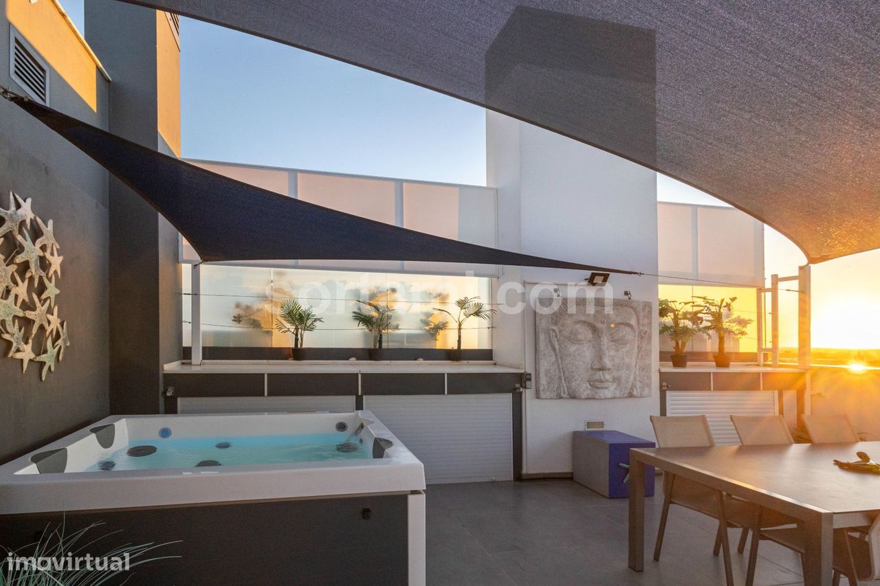 3 bedrooms Penthouse in Faro, Portugal No. 121613