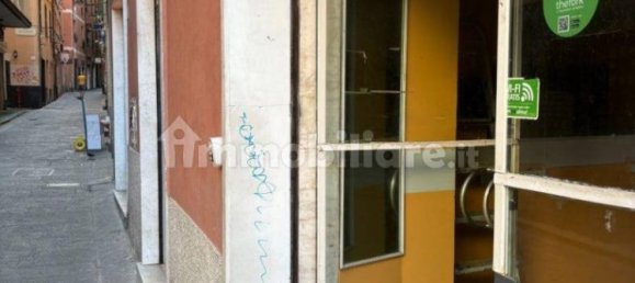 1 room Commercial property in Genoa, Italy No. 329988 2