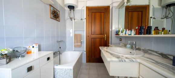 Apartamento de 3 dormitorios en Sassari, Italy No. 264283 20