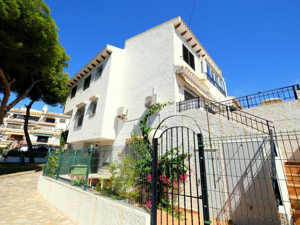 Apartamento de 3 dormitorios en Cabo Roig, Spain No. 280436