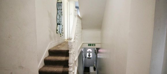 5 bedrooms House in Forest Gate, United Kingdom No. 4630 6