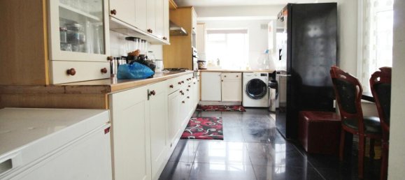 5 bedrooms House in Forest Gate, United Kingdom No. 4630 9