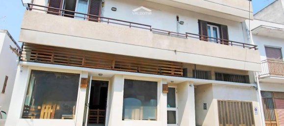 Casa de 7 habitaciónes en Melendugno, Italy No. 25507 28