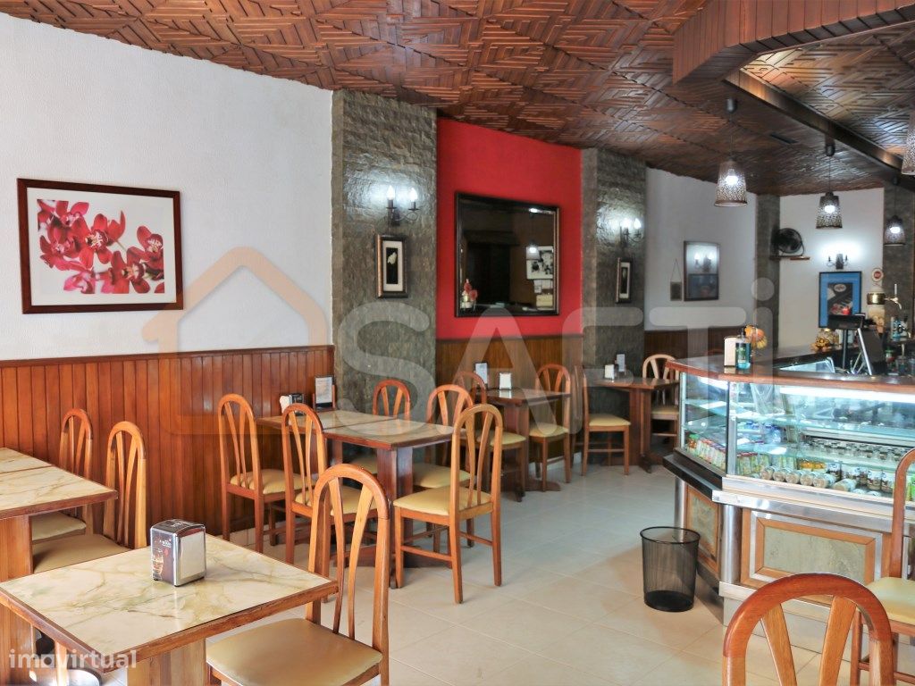 64m² Commercial property in Oeiras, Portugal No. 80307