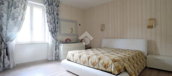 3 bedrooms Apartment in Udine, Italy No. 304378 3