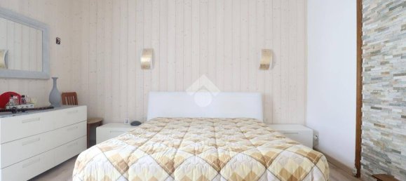 3 bedrooms Apartment in Udine, Italy No. 304378 2