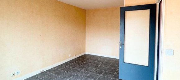 Studio in Aube, France No. 328542 2