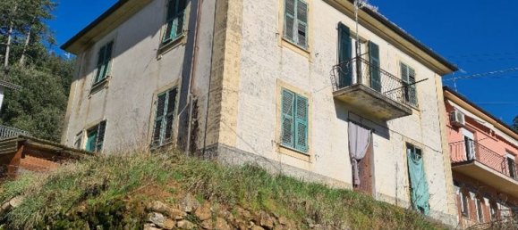 8 rooms House in Pignone, Italy No. 126987 7