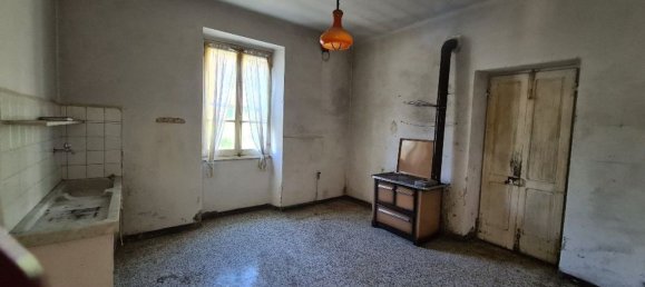 8 rooms House in Pignone, Italy No. 126987 4