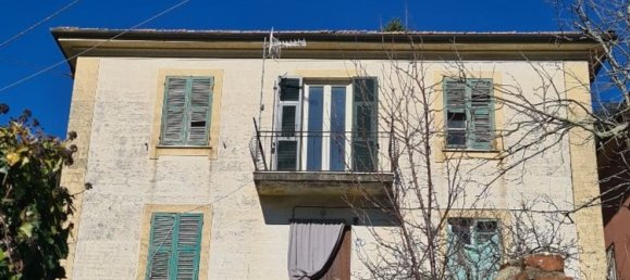 8 rooms House in Pignone, Italy No. 126987 6