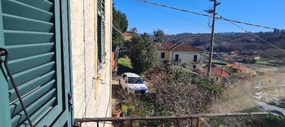 8 rooms House in Pignone, Italy No. 126987 2