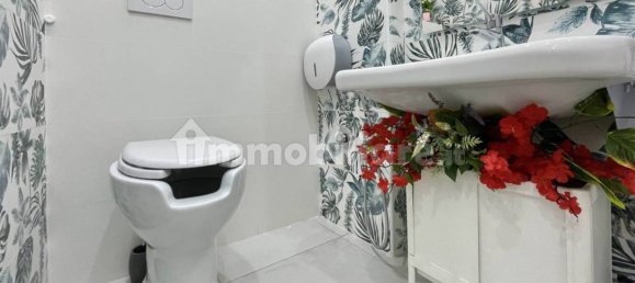 2 rooms Commercial property in Florence, Italy No. 171064 24