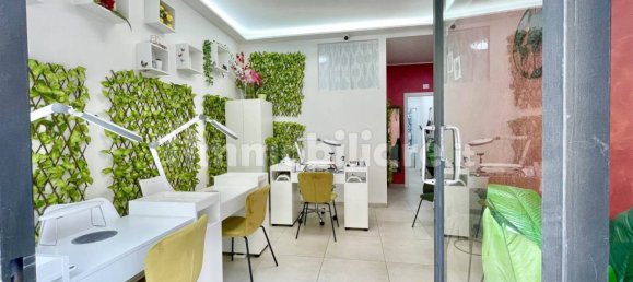 2 rooms Commercial property in Florence, Italy No. 171064 9