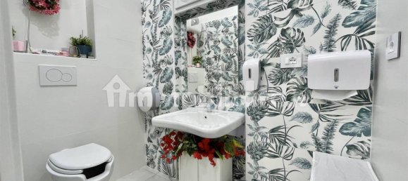 2 rooms Commercial property in Florence, Italy No. 171064 19