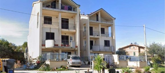 Квартира с 9 комнатами в Монтеодоризьо, Италия № 180721 3