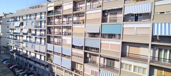 3 rooms Apartment in Bari, Italy No. 124944 9