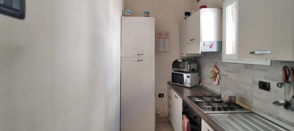 3 rooms Apartment in Bari, Italy No. 124944 7