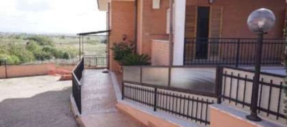 4 rooms Apartment in Rome, Italy No. 198691 2