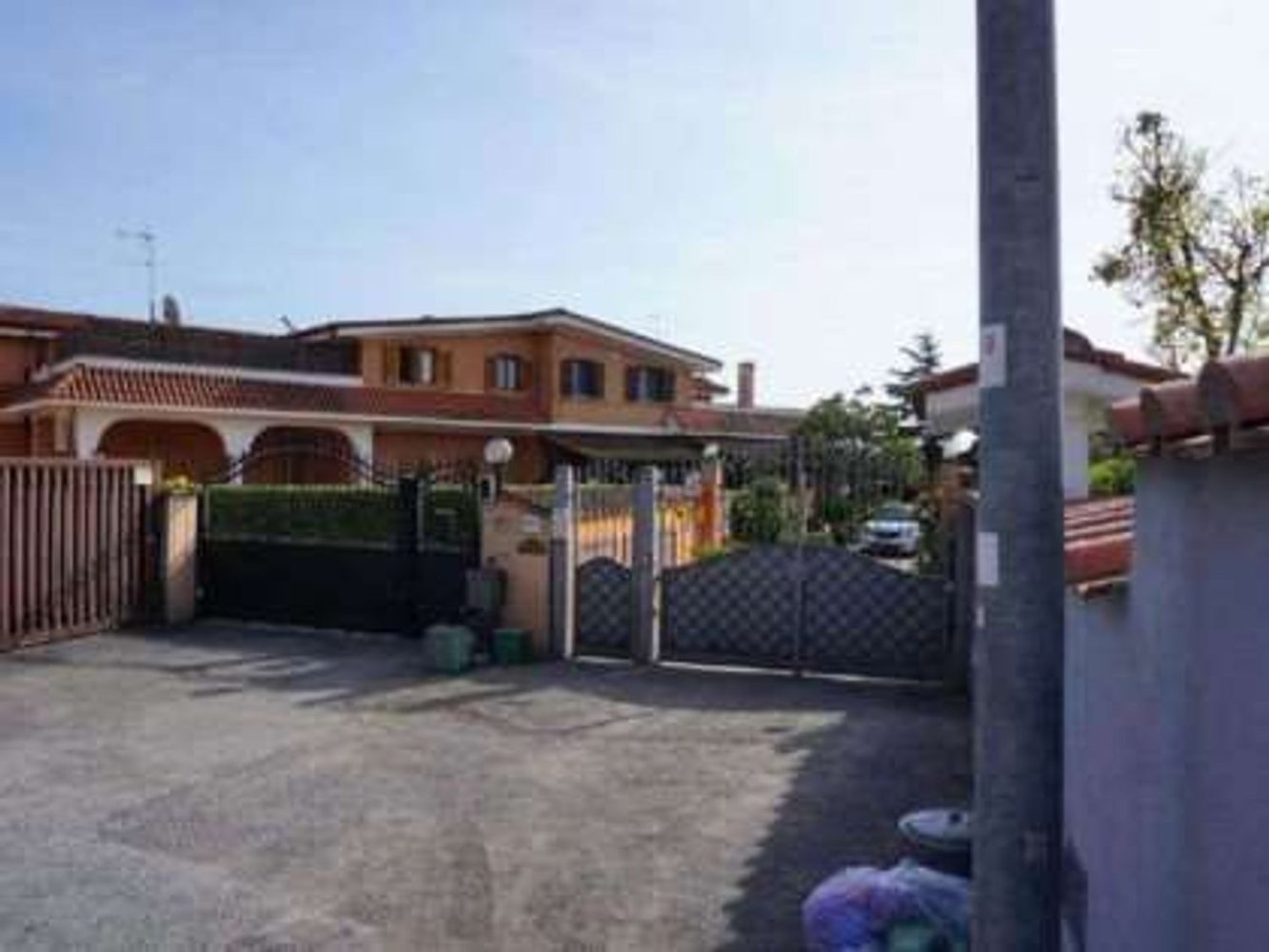 4 rooms Apartment in Rome, Italy No. 198691