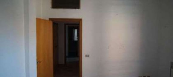 4 rooms Apartment in Rome, Italy No. 198691 3