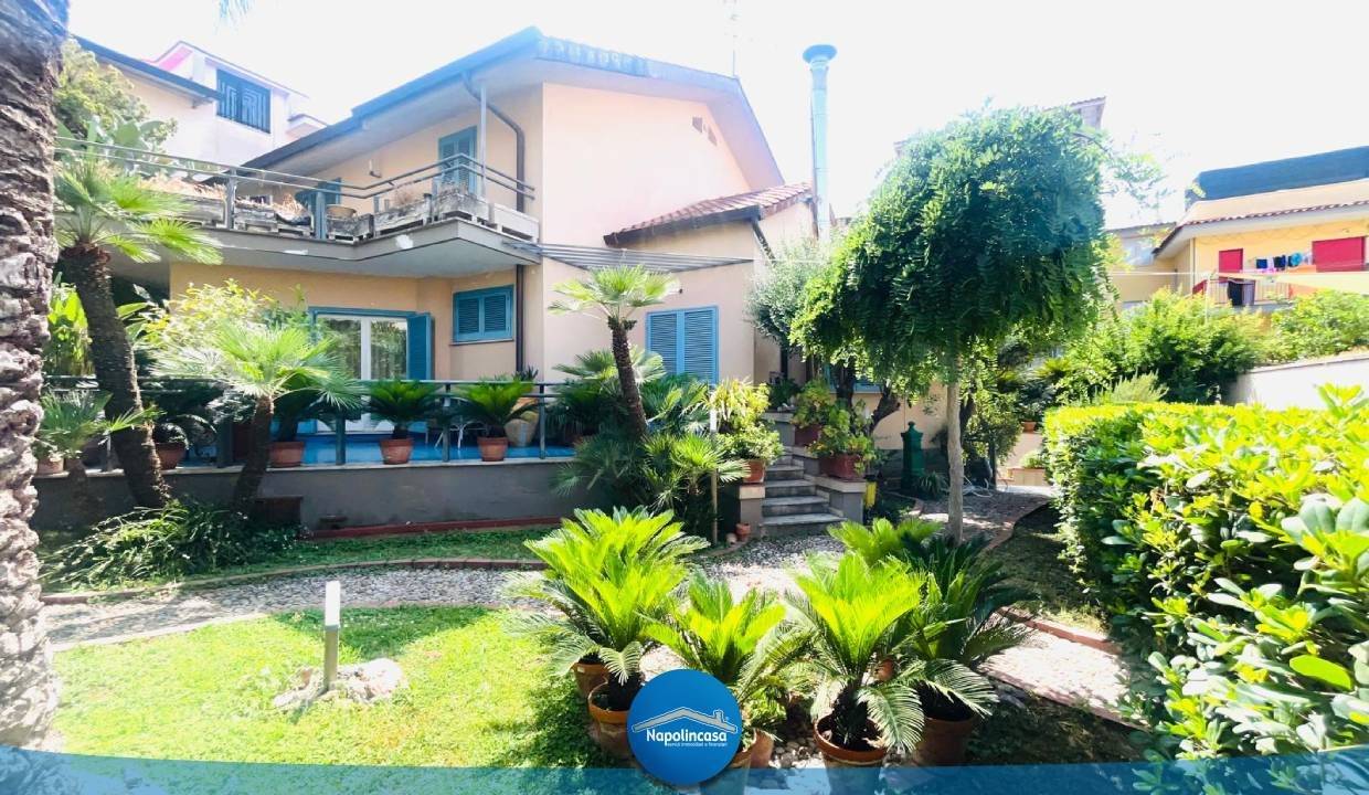 3 chambres Villa à Casoria, Italy No. 307900