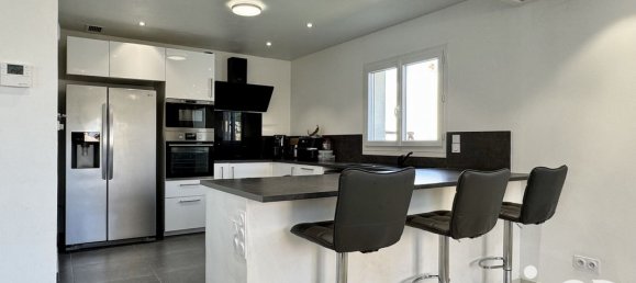 3 bedrooms House in Cavaillon, France No. 338504 11