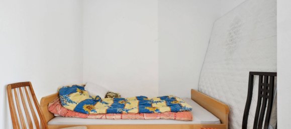 Studio à Solingen, Germany No. 9303 5