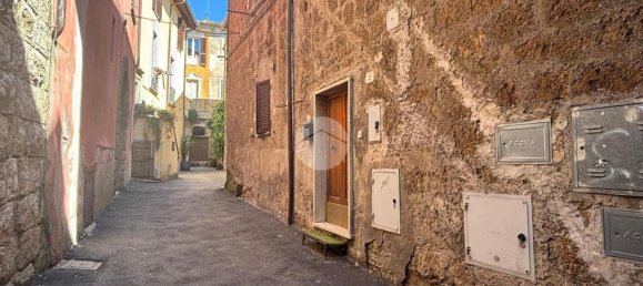 3 bedrooms Apartment in Gallese, Italy No. 372156 7