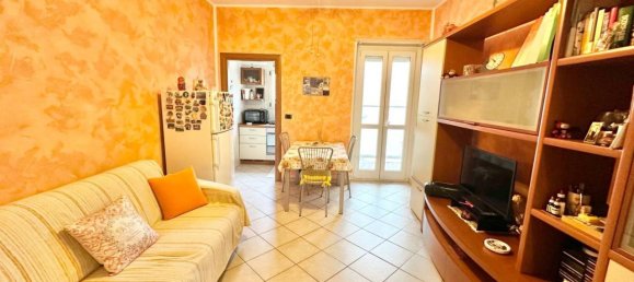 2 rooms Apartment in Turin, Italy No. 123906 5