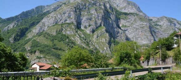 3 bedrooms House in Leon, Spain No. 80244 2