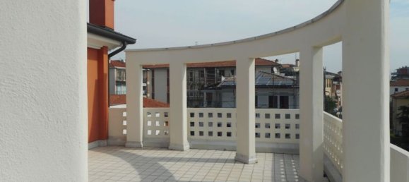 5 bedrooms Penthouse in Vicenza, Italy No. 337947 24