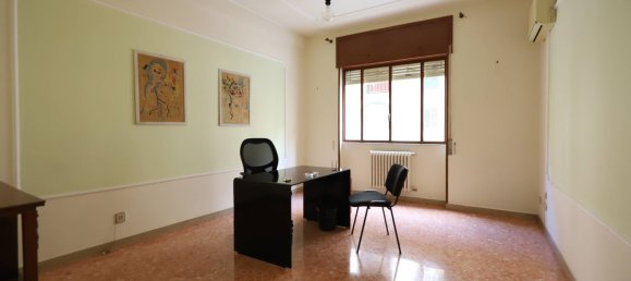 4 bedrooms Apartment in Palermo, Italy No. 275532 9