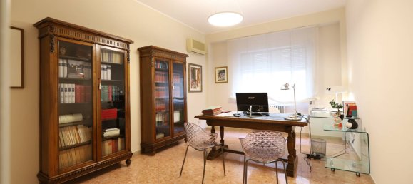 4 bedrooms Apartment in Palermo, Italy No. 275532 8