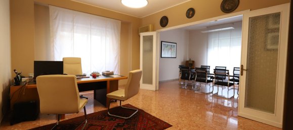 4 bedrooms Apartment in Palermo, Italy No. 275532 7