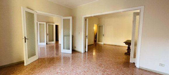 4 bedrooms Apartment in Palermo, Italy No. 275532 17