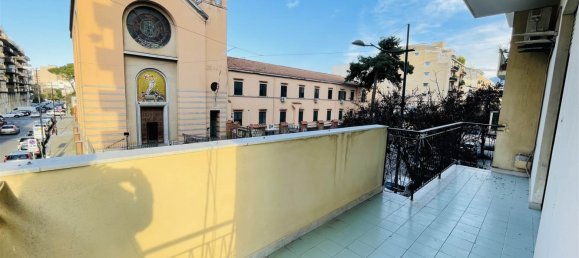 4 bedrooms Apartment in Palermo, Italy No. 275532 23