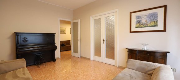 4 bedrooms Apartment in Palermo, Italy No. 275532 10