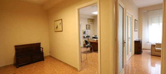 4 bedrooms Apartment in Palermo, Italy No. 275532 11