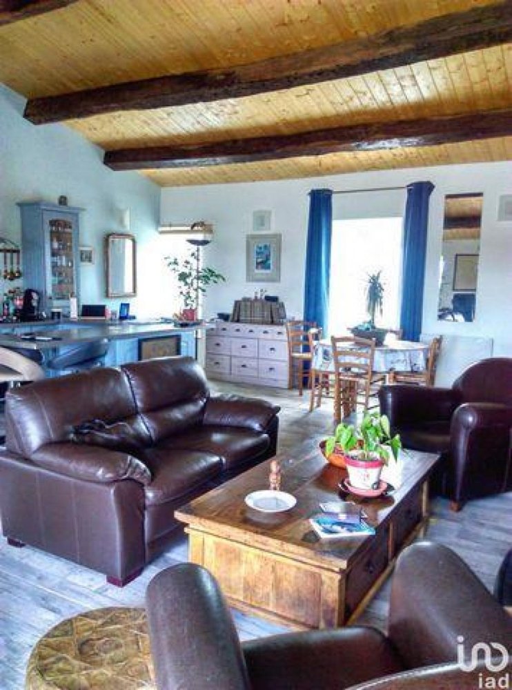 Studio in Charron, France No. 28961