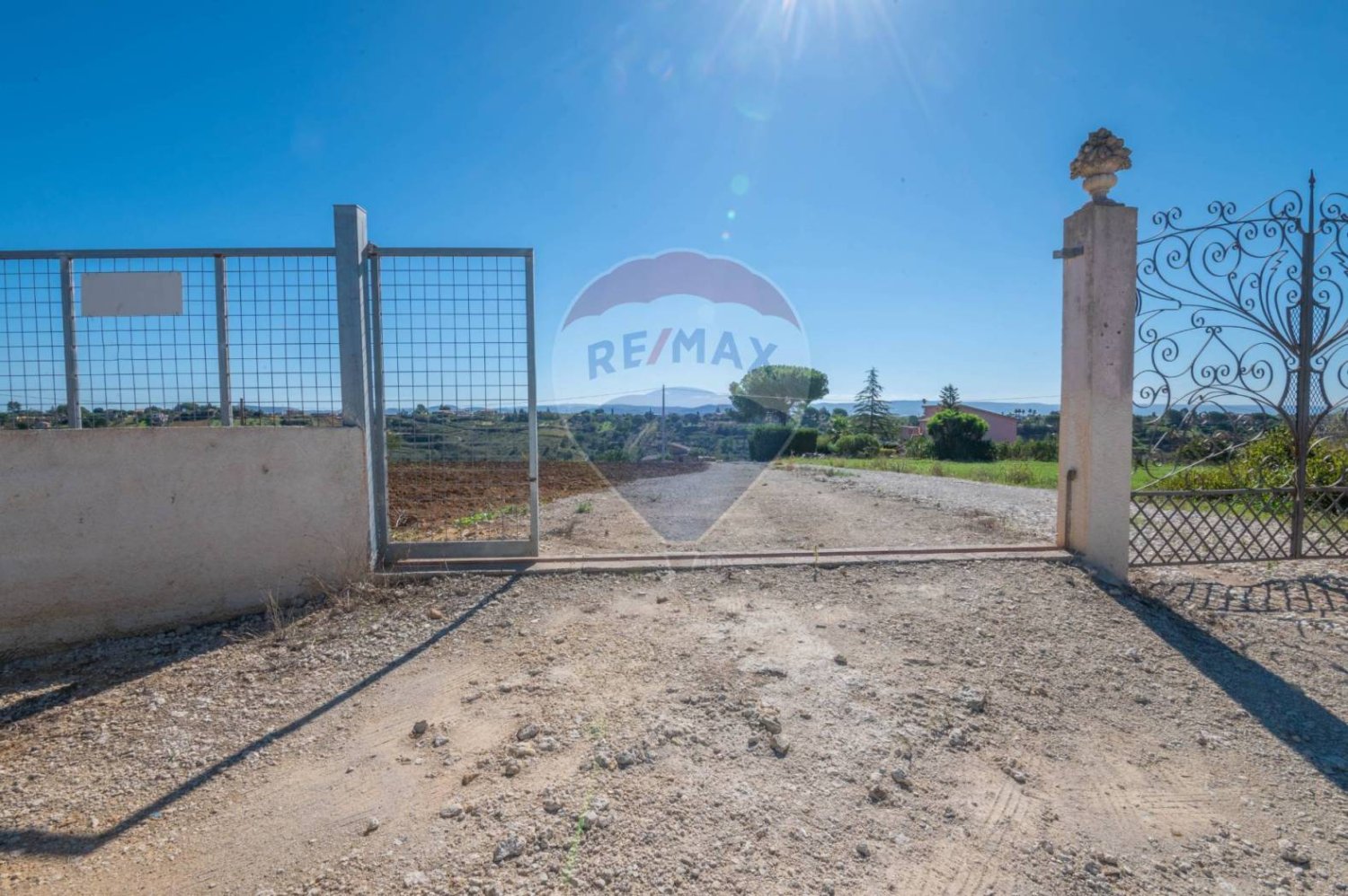 Terreno em Caltagirone, Italy 43456 m² N.º 56253