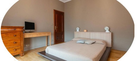 4 rooms Apartment in Turin, Italy No. 156865 3