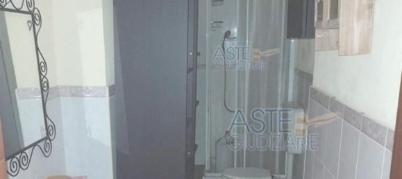 3 rooms Apartment in Livorno, Italy No. 41749 41